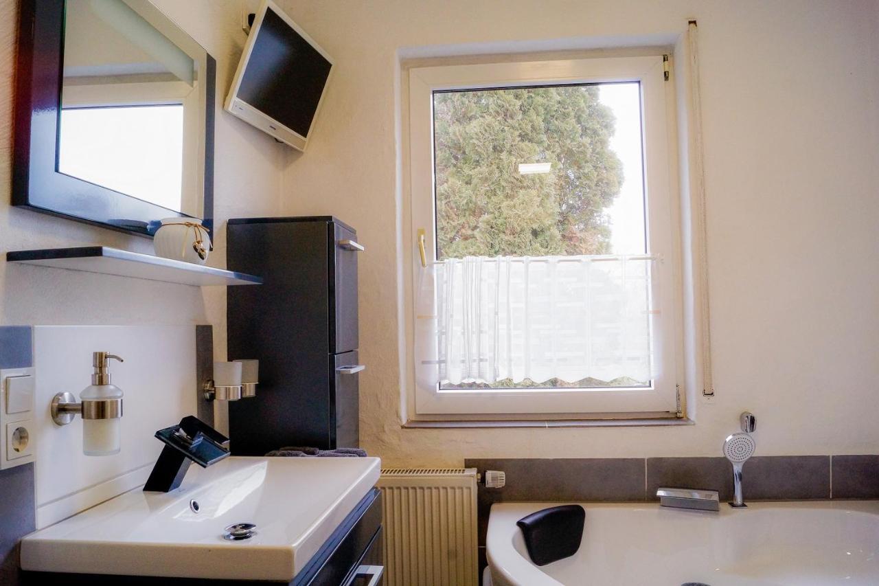 Schoene Wohnung Kleiner Onkel Auf Idyllischem Reiterhof Nahe Burg Eltz Munstermaifeld Luaran gambar