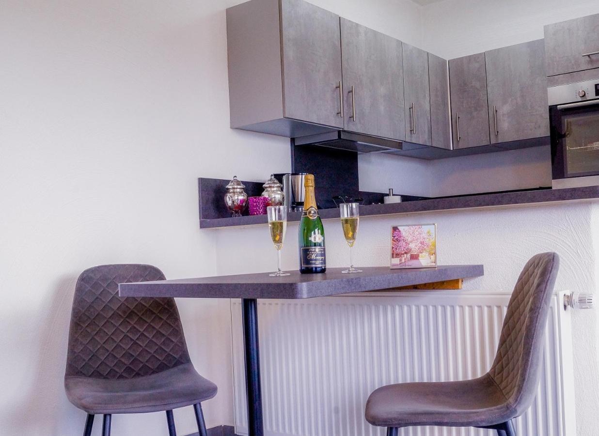 Schoene Wohnung Kleiner Onkel Auf Idyllischem Reiterhof Nahe Burg Eltz Munstermaifeld Luaran gambar